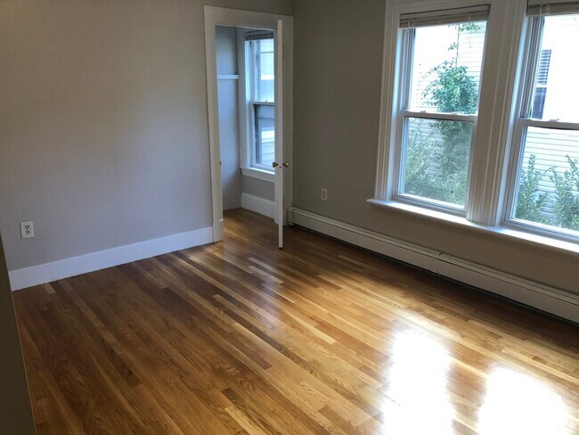 Photo - 9 Oak Square Ave Unit #2F