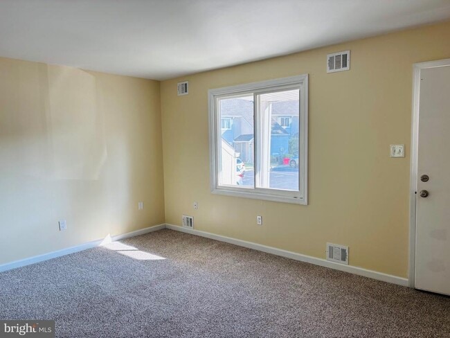 Photo - 145 Roskeen Ct