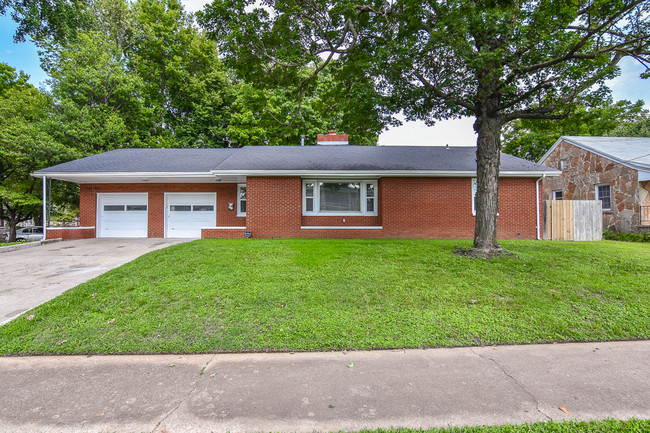 All Brick Home with Ample Parking - 904 South Ave House