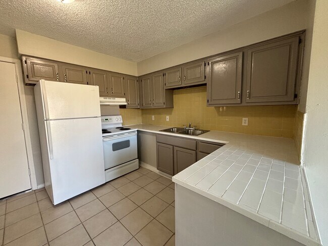 Photo - 707 S 24th St