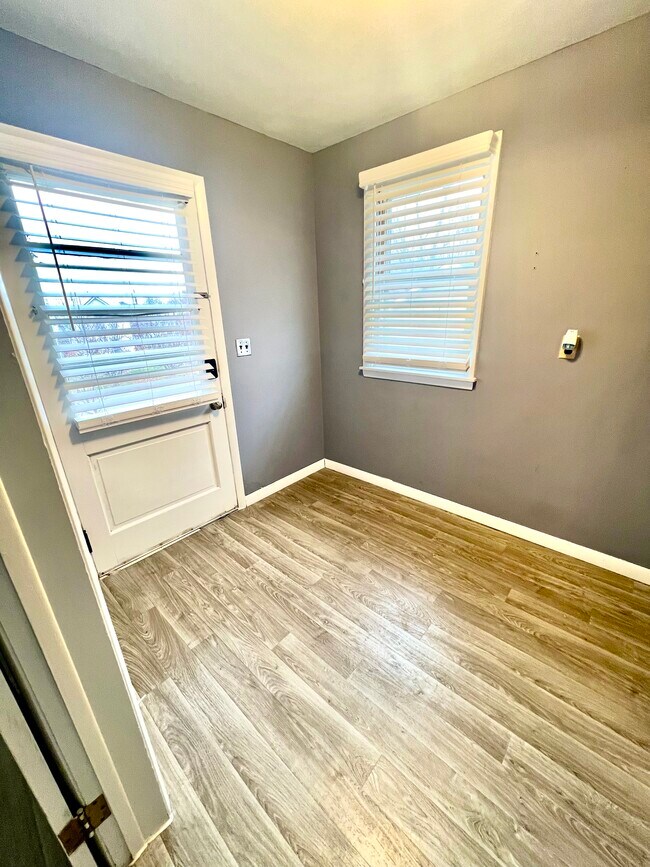 Photo - 1515 Avenue F Unit 1515.5