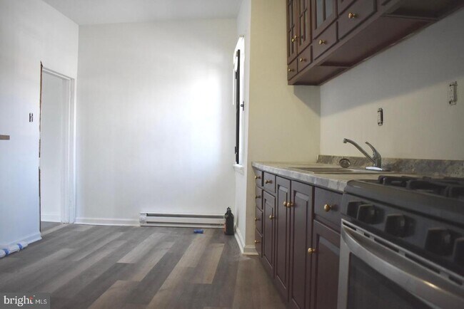 Photo - 10 S 62nd St