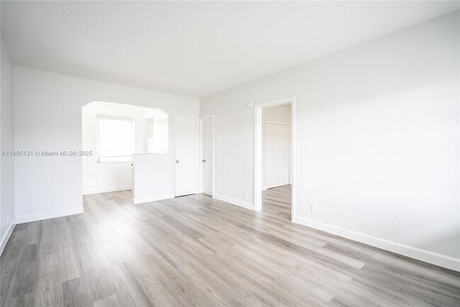 Photo - 1208 71st St Unidad 7