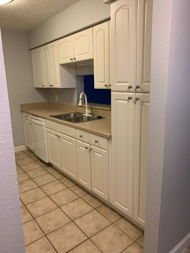 Photo - Nice Condo in the heart of Orange Park