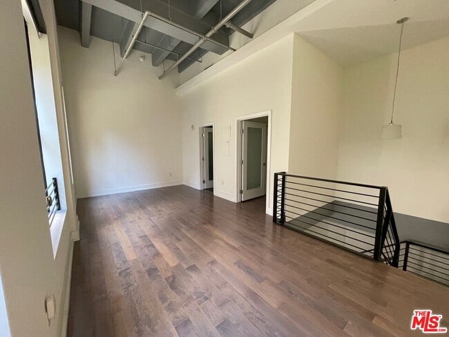 Photo - 727 W 7th St Unit 304