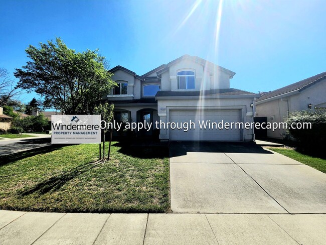 Building Photo - Gorgeous Home in Natomas!