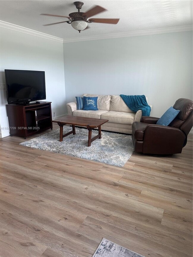 Building Photo - 4027 Swansea Crescent Unit 4027