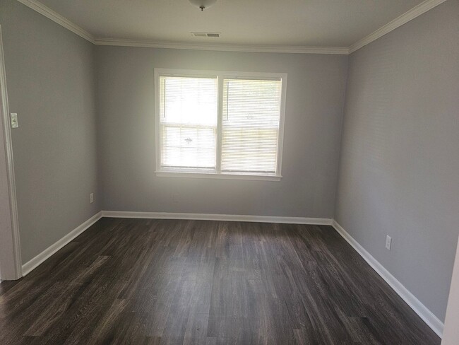 Photo - 3181 Radford Rd