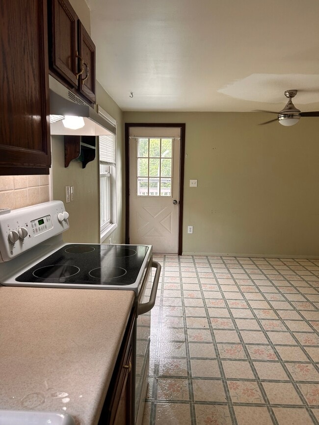 Photo - 47 Lakeland Dr