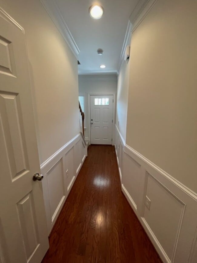 Photo - Townhouse / Burlington