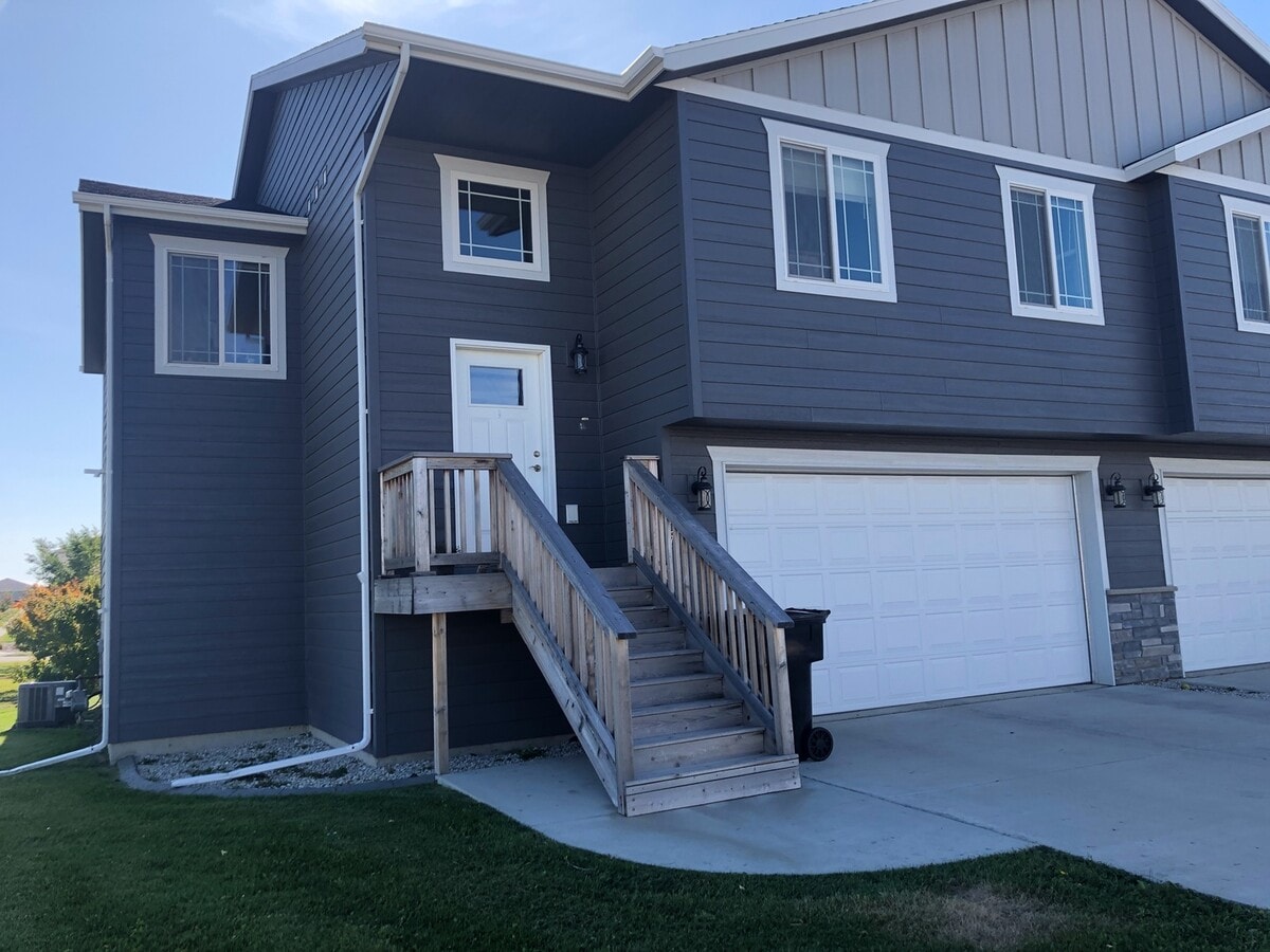 Photo - Lovely Townhouse for rent in Dickinson