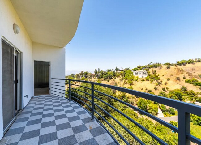 3630 Avenida del Sol