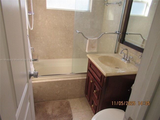 Photo - 800 NE 6th St Unit 1