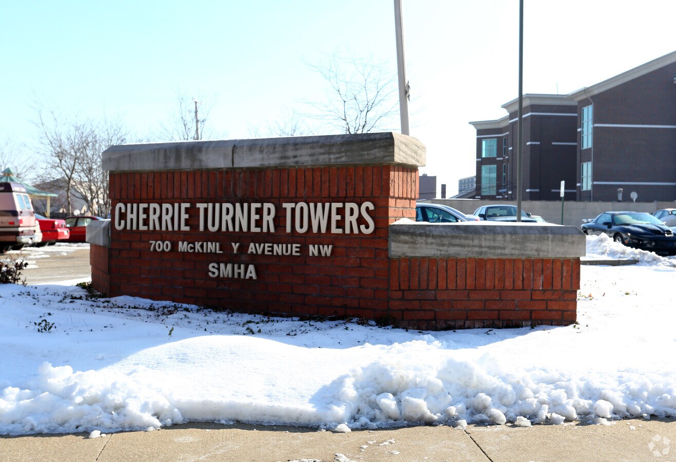 Photo - Cherrie Turner Towers