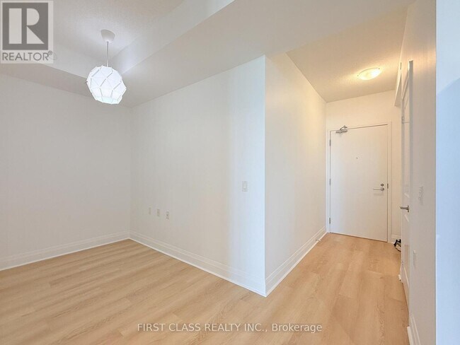Photo - 15 Zorra St Unit 606