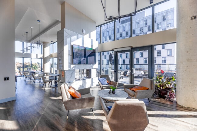 Lounge & Party Room - 80 Bond Street East