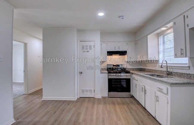 6 Parkridge Dr