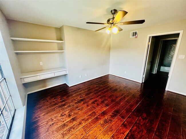 Photo - 2626 Holly Hall St