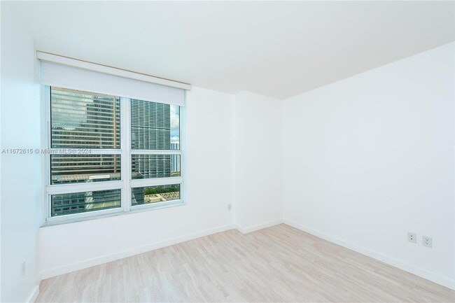 Photo - 950 Brickell Bay Dr