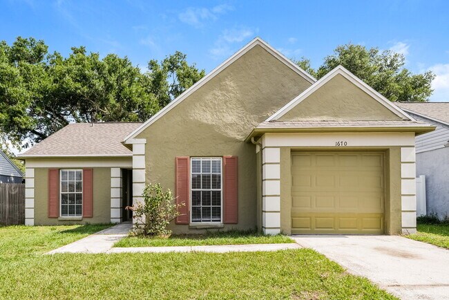 Building Photo - 1670 Palm Leaf Dr