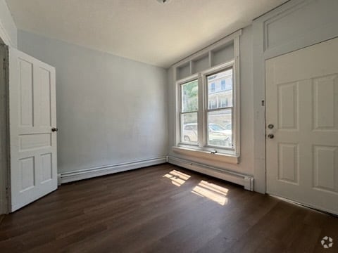 Building Photo - 1151 E 4th St Unit 1 Rental