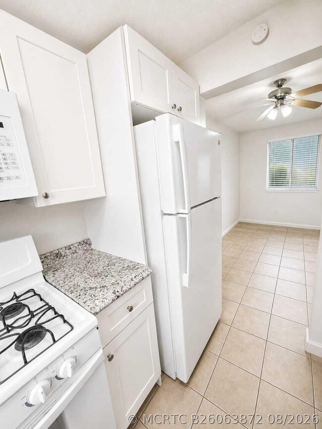 Photo - 4655 Palm Ave Unit 205