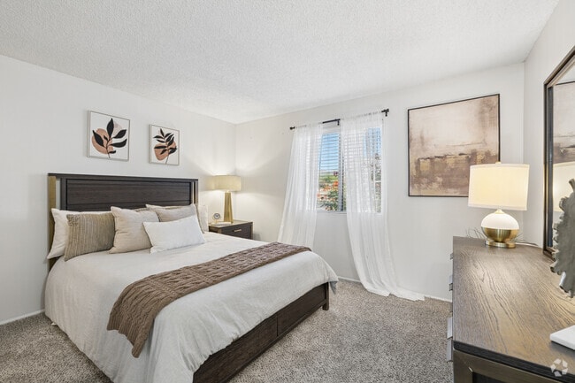 1BR, 1BA - 604SF - Bedroom