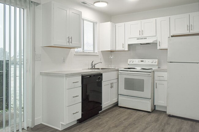 Photo - Tahoma Park Apartments