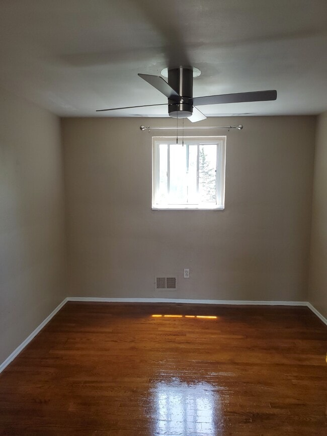 Photo - 251 Sebring Ave