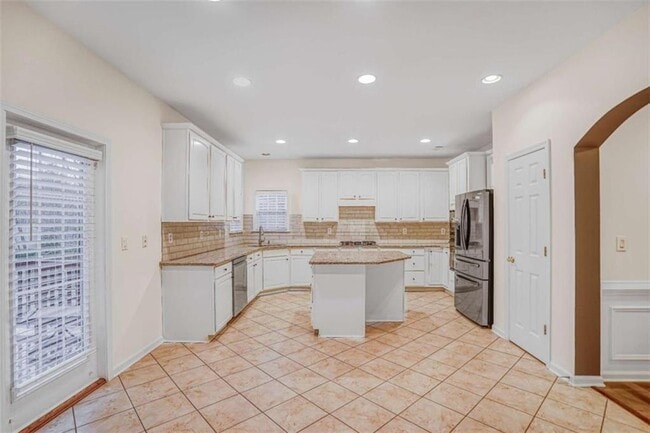 Photo - 7646 Forest Glen Way