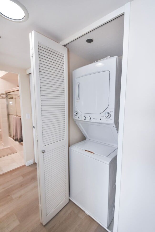 Building Photo - 1750 Avenida Del Mundo Unit Vacation Rental