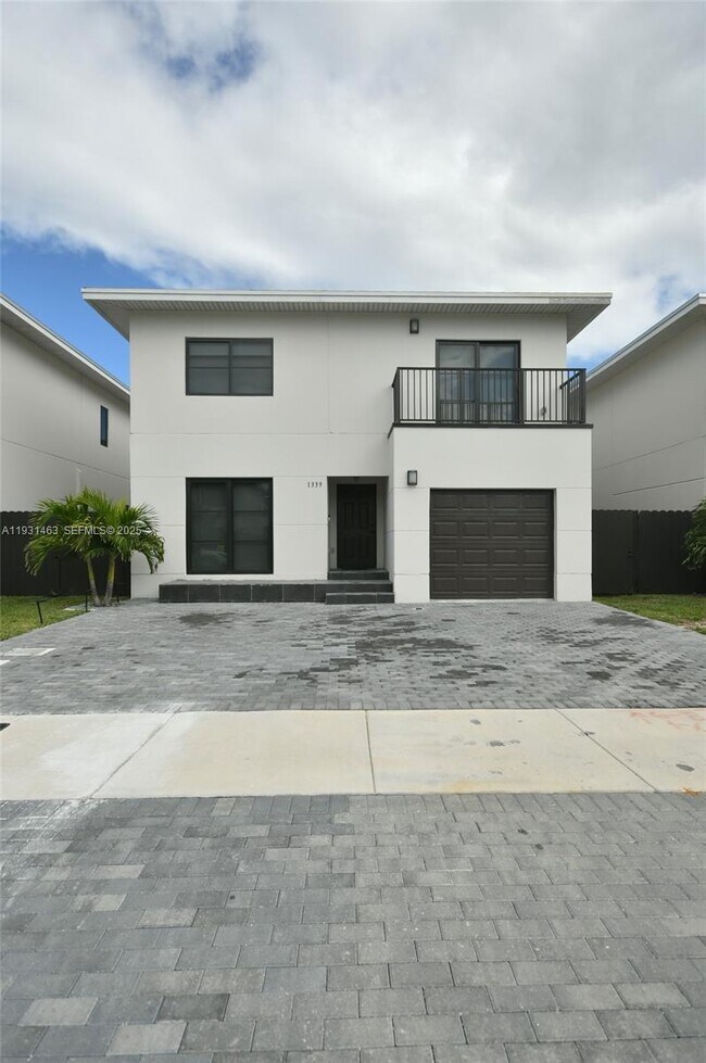 Photo - 1339 NW 2nd Ln