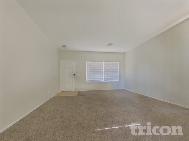 Photo - 506 S 124th Ave