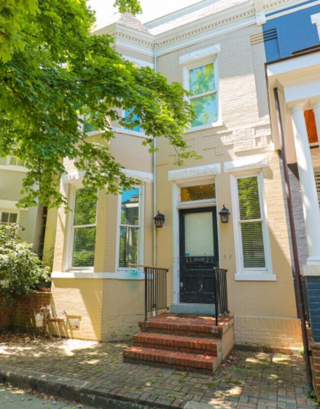 Photo - 1121 West Ave