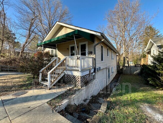 Building Photo - 330 Hillside St Unit 2 Rental