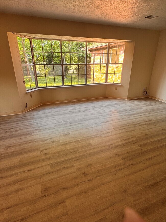 Photo - 3400 Coachman Dr