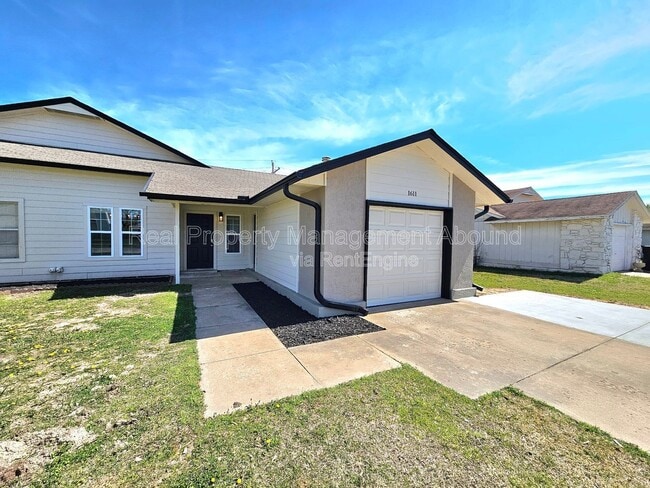 Photo - 1611 N Hickory Ave