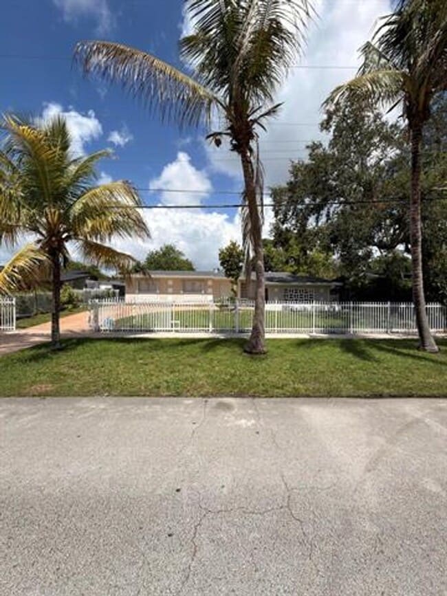 Photo - 7500 SW 98th Ct