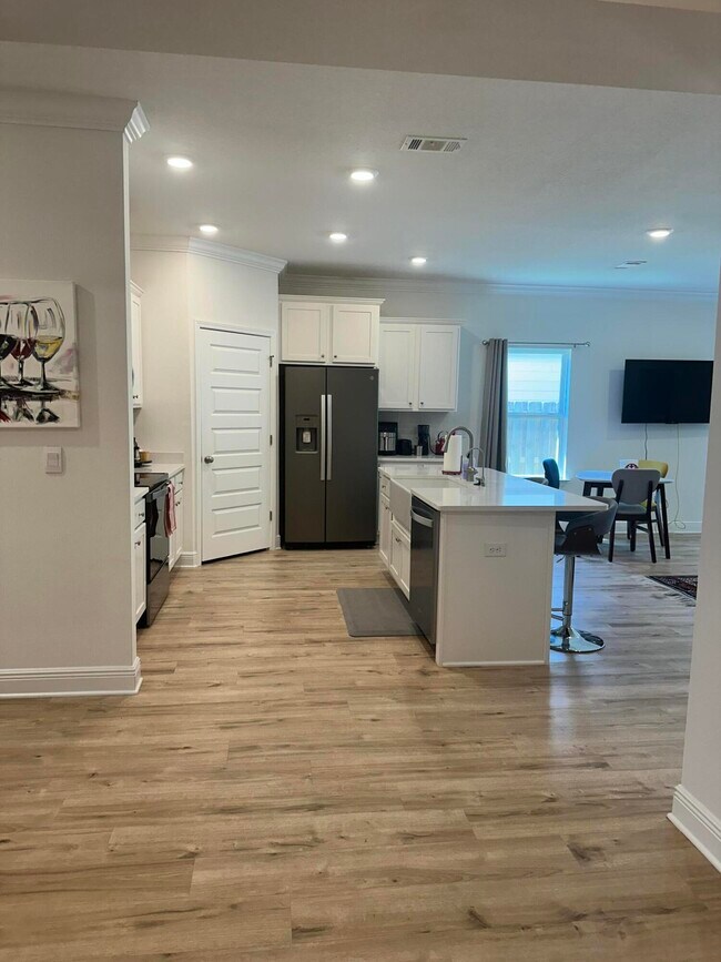 207 Sea Eagle Ln