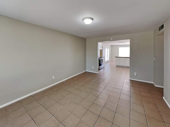 Photo - 10902 W Montecito Ave