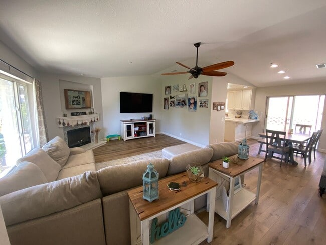 Photo - Beautiful 5 Bed, 2 Bath with Large Yard in Mount Helix!!