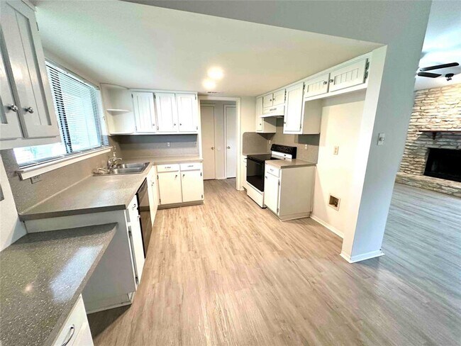 Photo - 503 S Mt Rushmore Dr