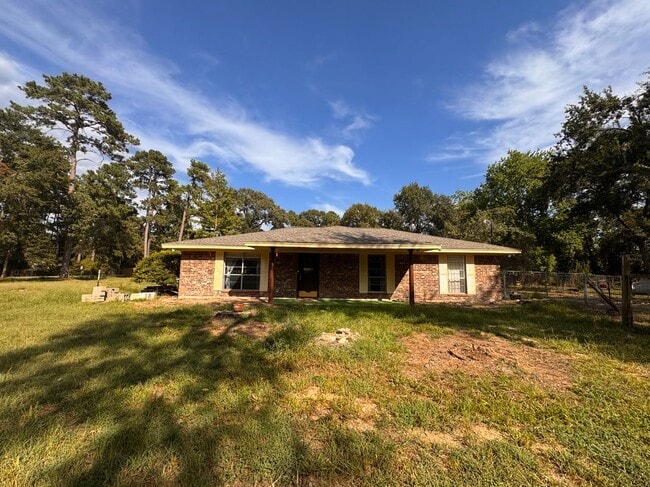 Building Photo - 15331 Lake Lamond Rd
