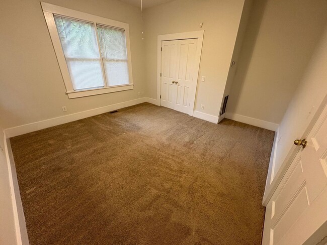 Photo - PRE-LEASING FOR AUGUST 2026!