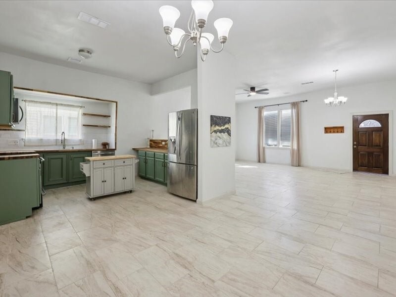 Photo - 2290 Orange Ave