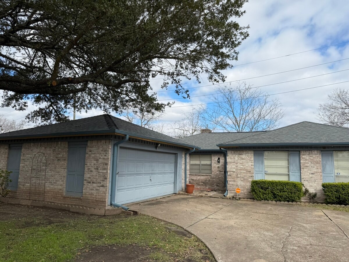 Photo - 13722 Burgoyne Rd