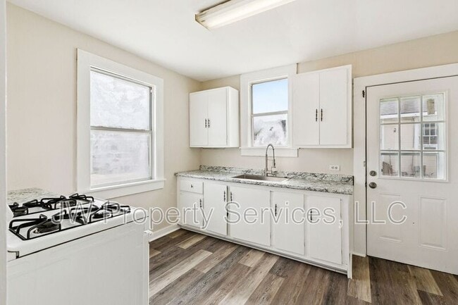 Building Photo - 4200-4202 5th St