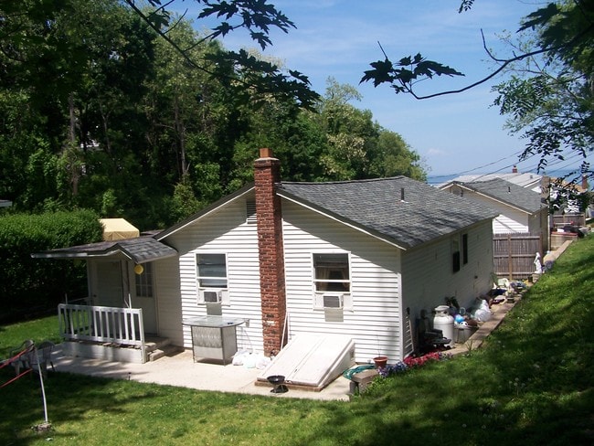 Photo - 188 Hallock Landing Rd Apartments