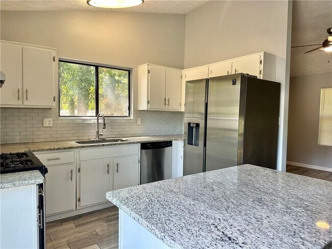 Photo - 3897 Murdock Ln