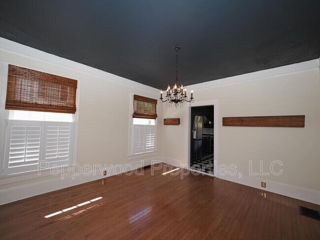 Photo - 544 S Irwin Ave